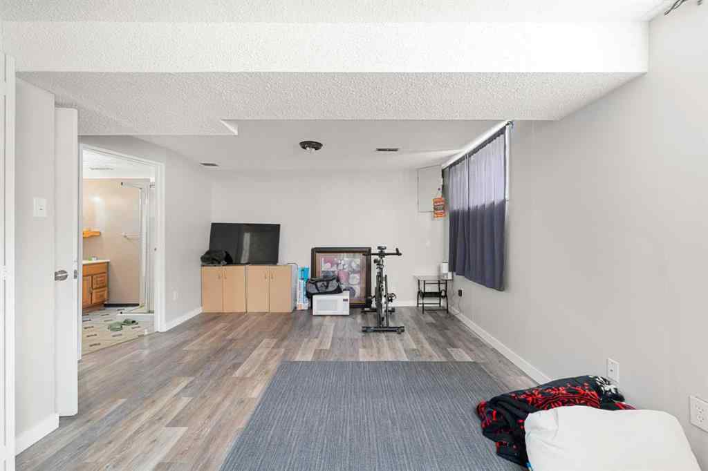 MLS® A2225893 - 7827 Hunterquay Road NW in Huntington Hills Calgary, Residential