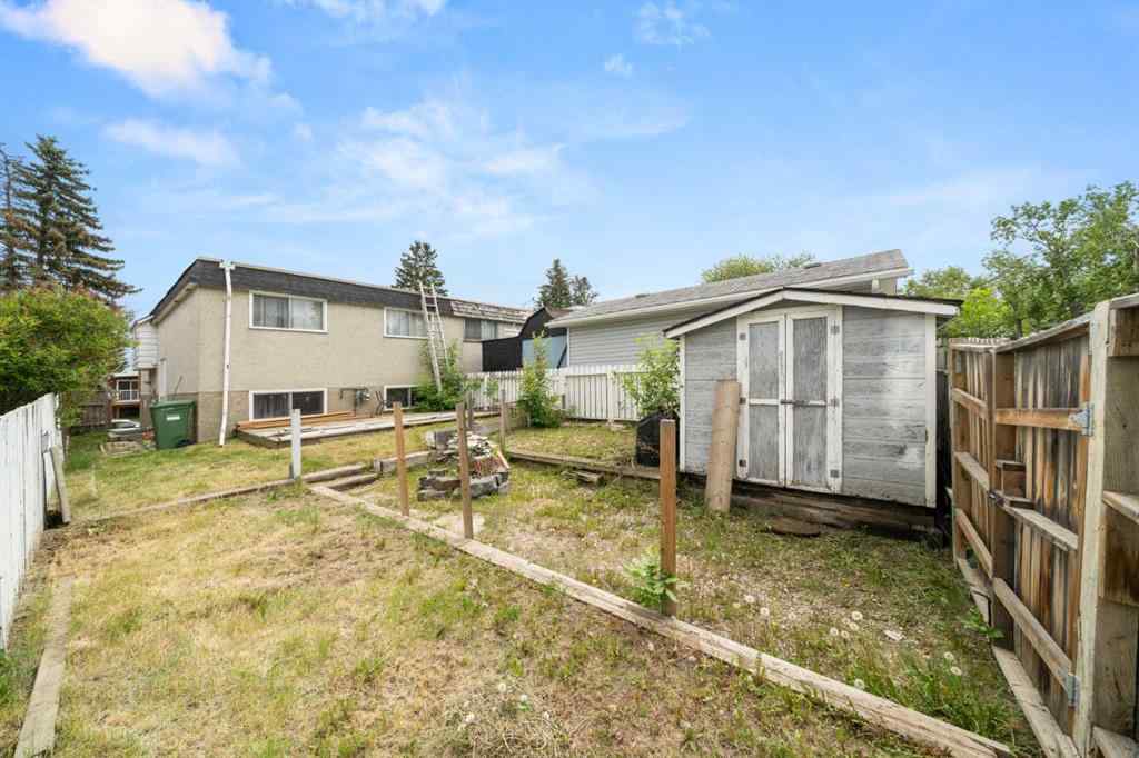 MLS® A2225893 - 7827 Hunterquay Road NW in Huntington Hills Calgary, Residential