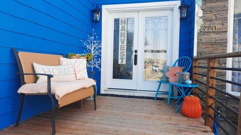 MLS® A2225919 - 710 Bankview Close  in Bankview Drumheller, Residential