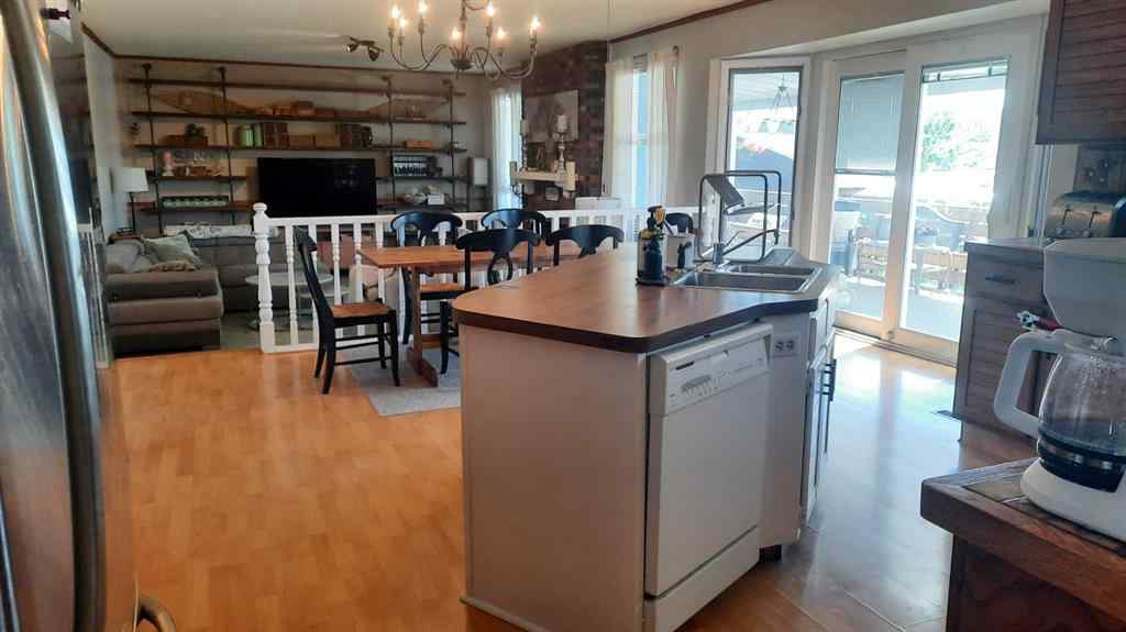MLS® A2225919 - 710 Bankview Close  in Bankview Drumheller, Residential
