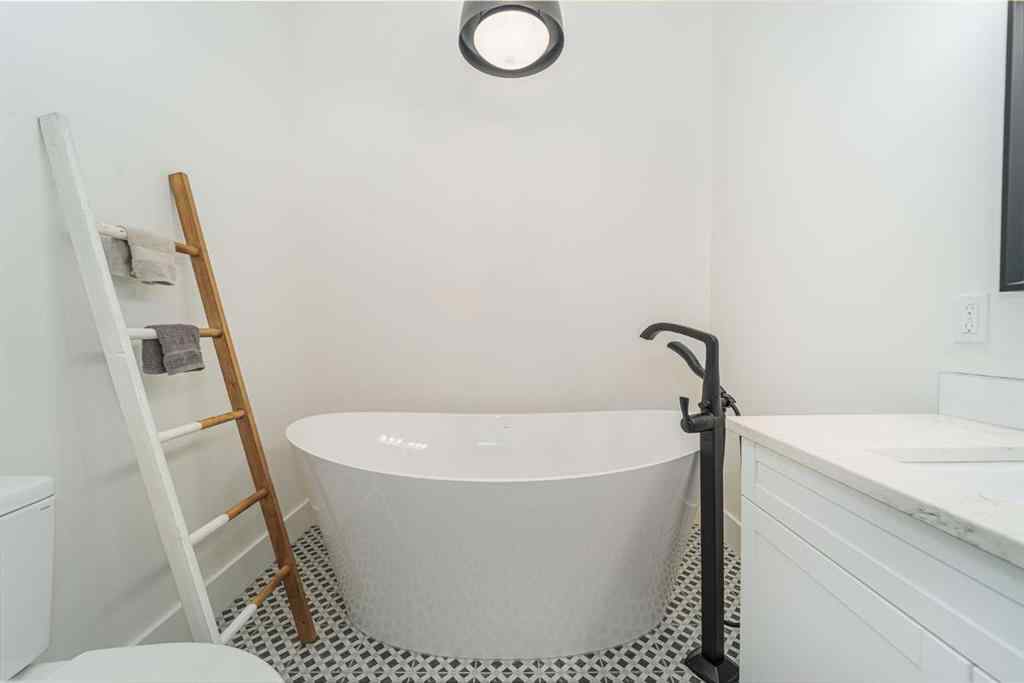 MLS® A2225973 - 8938 24 Avenue  in NONE Coleman, Residential
