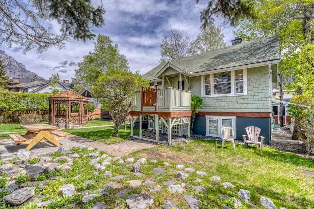 MLS® A2226003 - 218 & 220 Beaver Street  in NONE Banff, Commercial