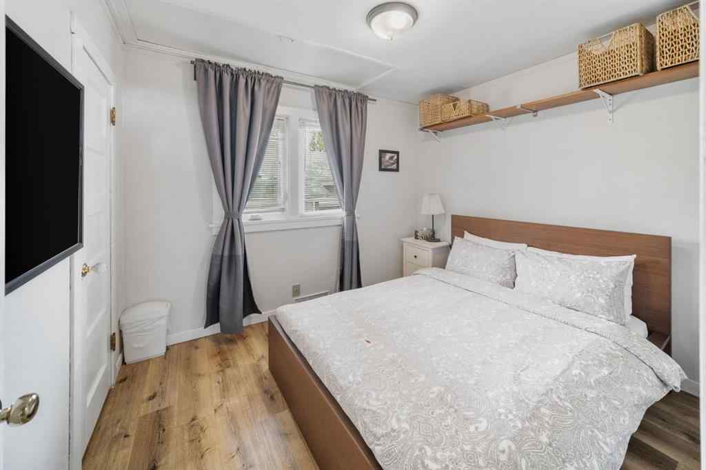 MLS® A2226003 - 218 & 220 Beaver Street  in NONE Banff, Commercial