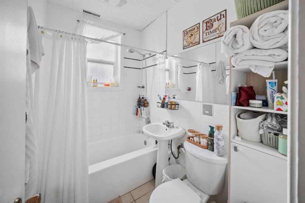 MLS® A2226003 - 218 & 220 Beaver Street  in NONE Banff, Commercial