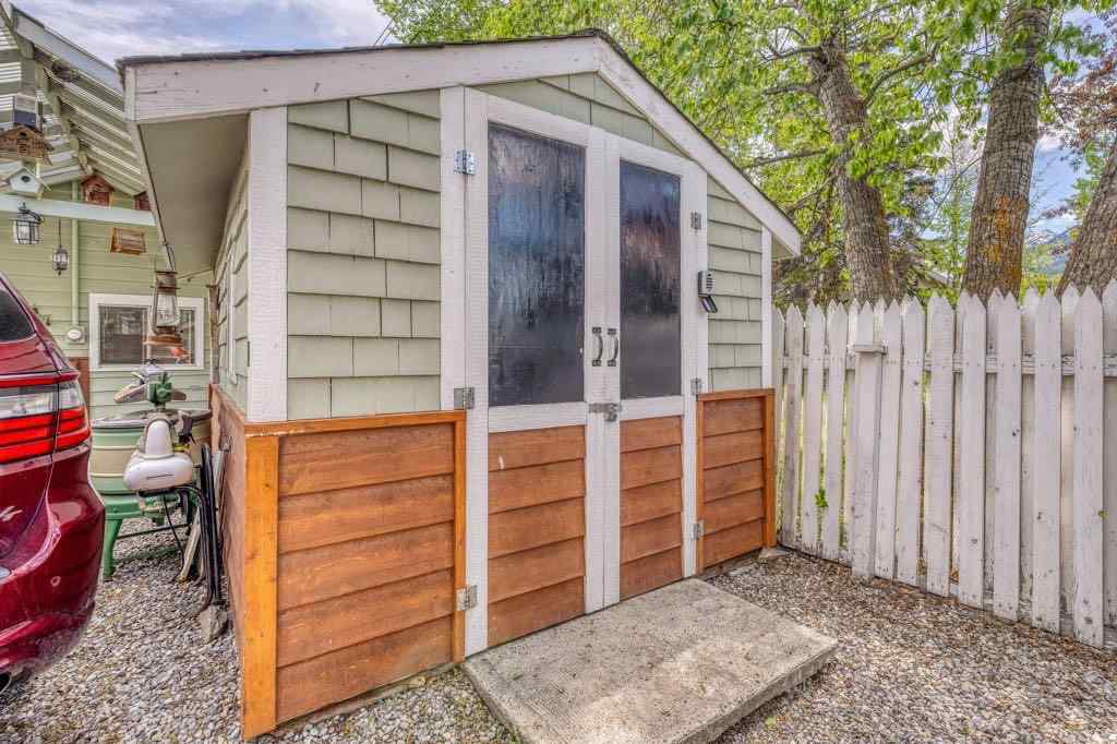 MLS® A2226003 - 218 & 220 Beaver Street  in NONE Banff, Commercial