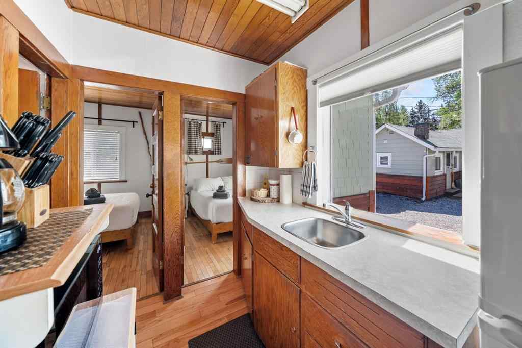 MLS® A2226003 - 218 & 220 Beaver Street  in NONE Banff, Commercial