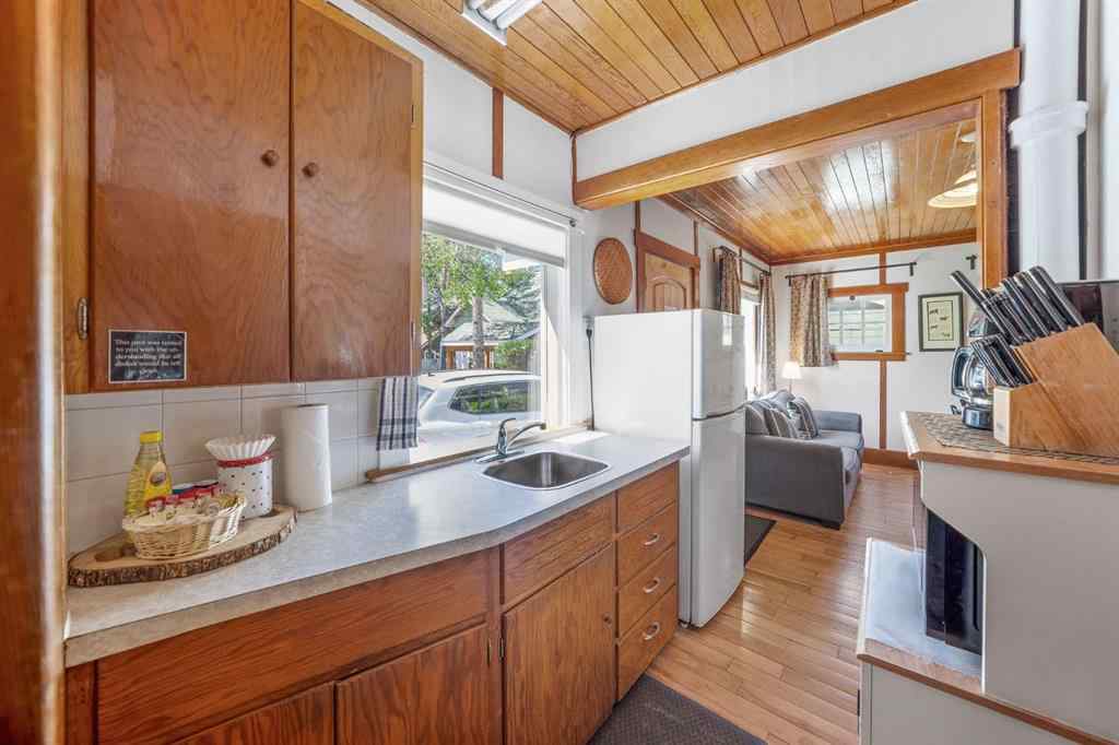 MLS® A2226003 - 218 & 220 Beaver Street  in NONE Banff, Commercial