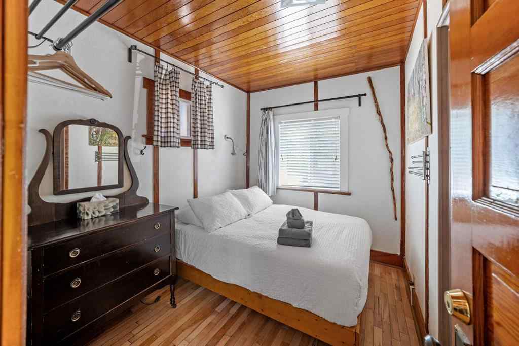 MLS® A2226003 - 218 & 220 Beaver Street  in NONE Banff, Commercial