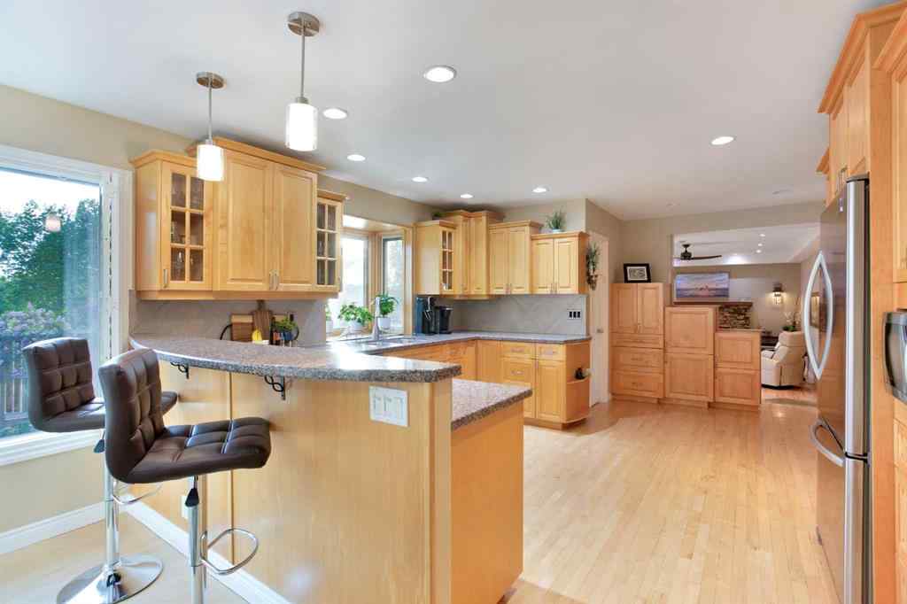 MLS® A2226060 - 39 Canova Close SW in Canyon Meadows Calgary, Residential
