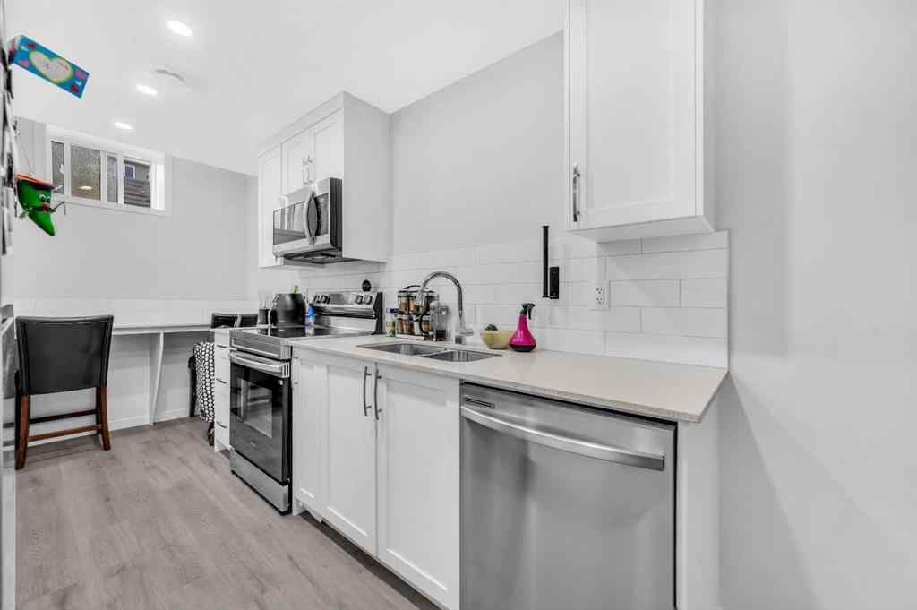 MLS® A2226092 - 487 Tekarra Drive NW in Glacier Ridge Calgary, Residential