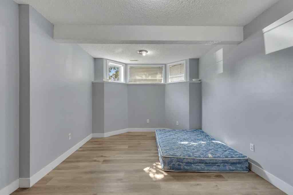 MLS® A2226094 - 231 Martinvalley Crescent NE in Martindale Calgary, Residential