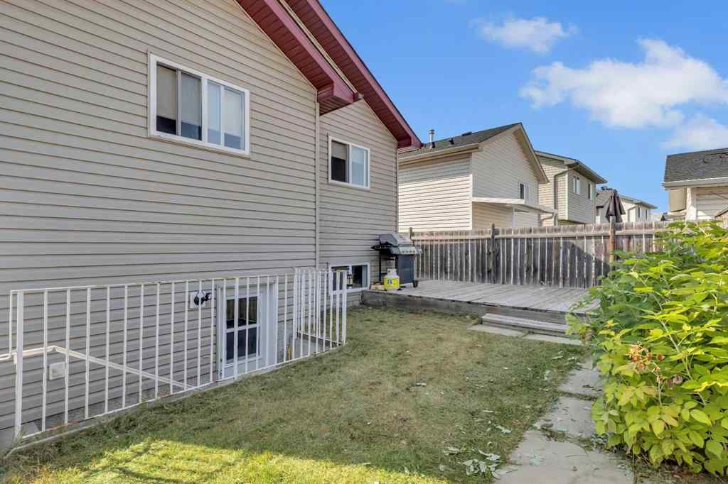 MLS® A2226094 - 231 Martinvalley Crescent NE in Martindale Calgary, Residential