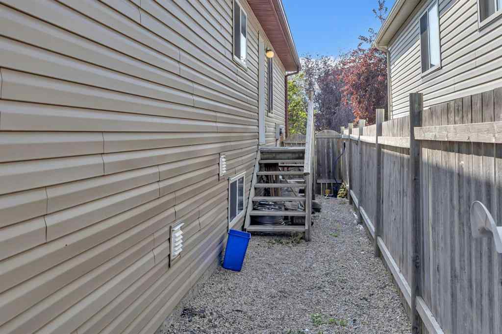 MLS® A2226094 - 231 Martinvalley Crescent NE in Martindale Calgary, Residential