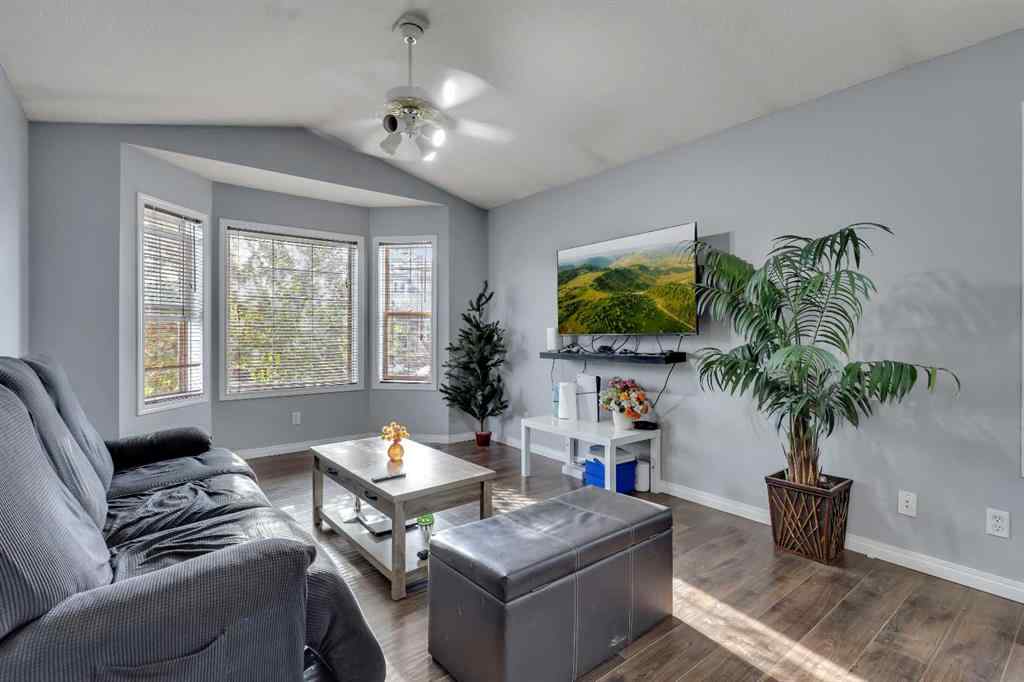 MLS® A2226094 - 231 Martinvalley Crescent NE in Martindale Calgary, Residential