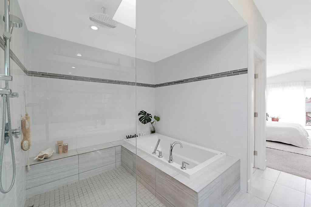 MLS® A2226113 - 139 31 Avenue NE in Tuxedo Park Calgary, Residential
