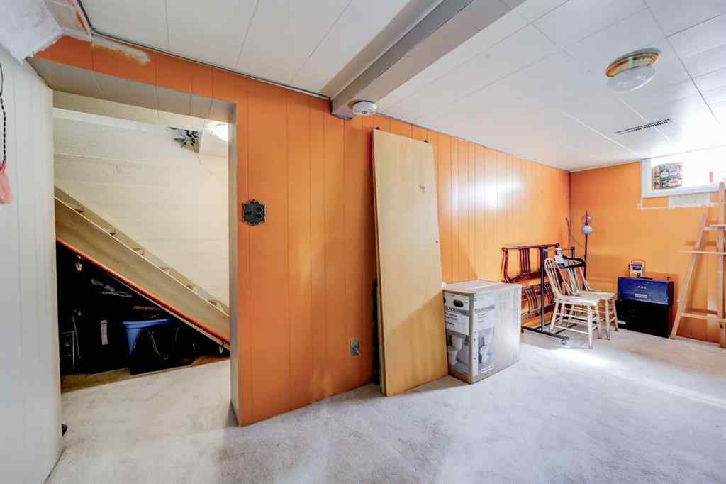 MLS® A2226137 - 2702 216street   in NONE Bellevue, Residential
