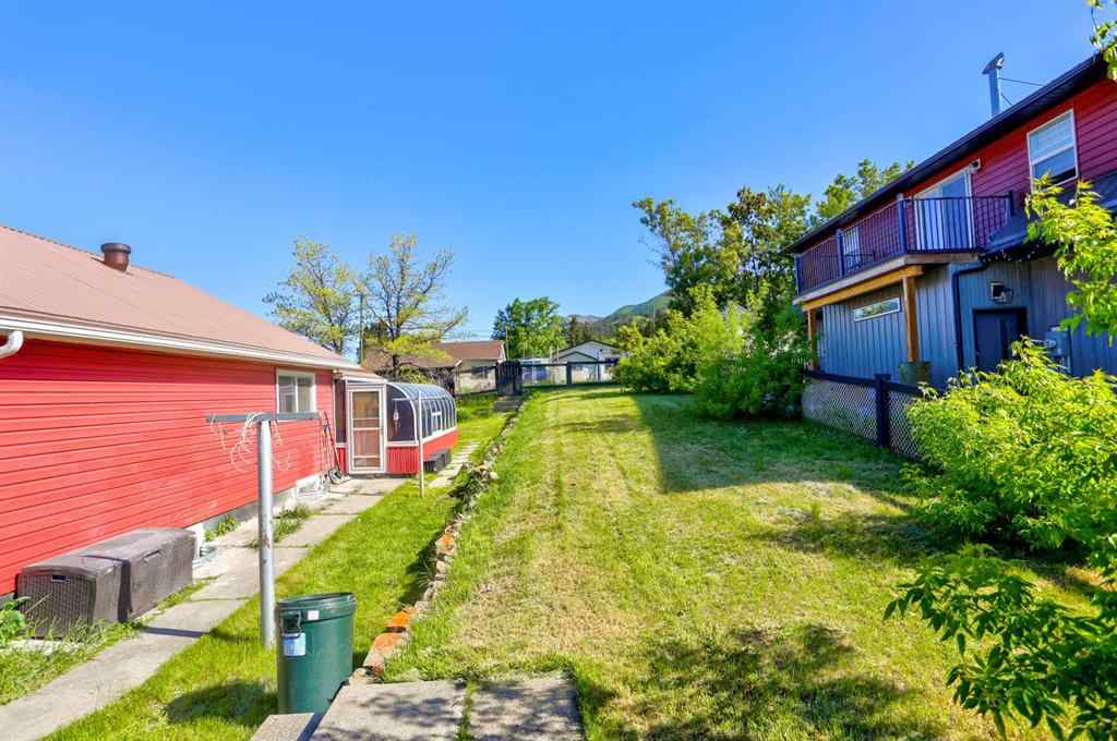 MLS® A2226137 - 2702 216street   in NONE Bellevue, Residential