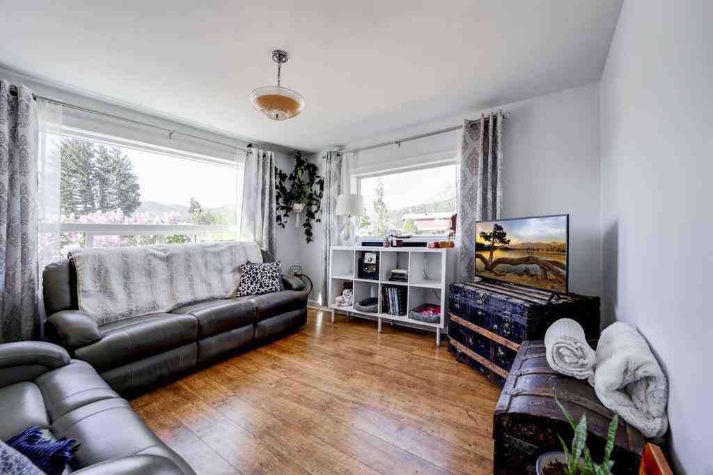 MLS® A2226137 - 2702 216street   in NONE Bellevue, Residential