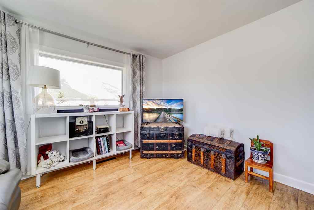 MLS® A2226137 - 2702 216street   in NONE Bellevue, Residential