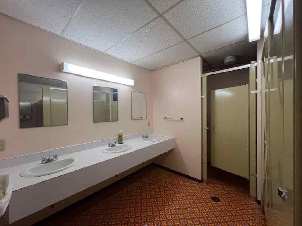 MLS® A2226156 - 1009 1 Avenue  in NONE Wainwright, Commercial