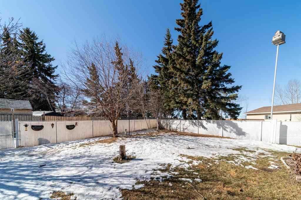 MLS® A2226228 - 517 2 Street Crescent  in Wainwright Wainwright, Residential