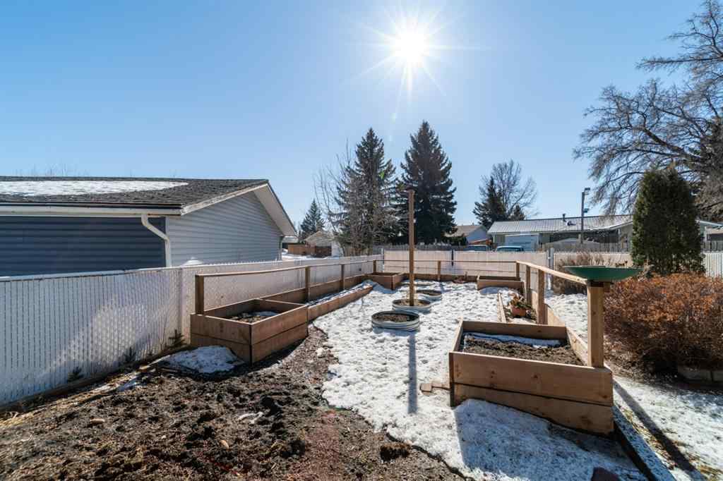 MLS® A2226228 - 517 2 Street Crescent  in Wainwright Wainwright, Residential