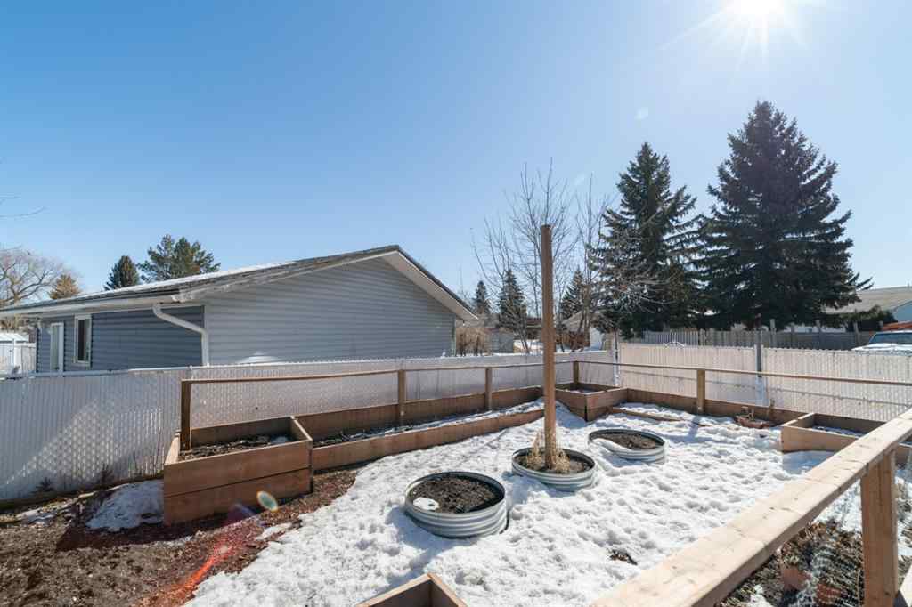 MLS® A2226228 - 517 2 Street Crescent  in Wainwright Wainwright, Residential