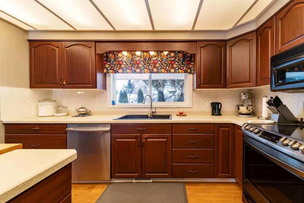 MLS® A2226228 - 517 2 Street Crescent  in Wainwright Wainwright, Residential