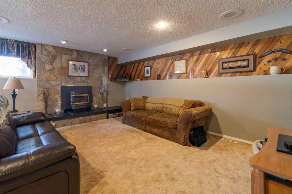 MLS® A2226228 - 517 2 Street Crescent  in Wainwright Wainwright, Residential