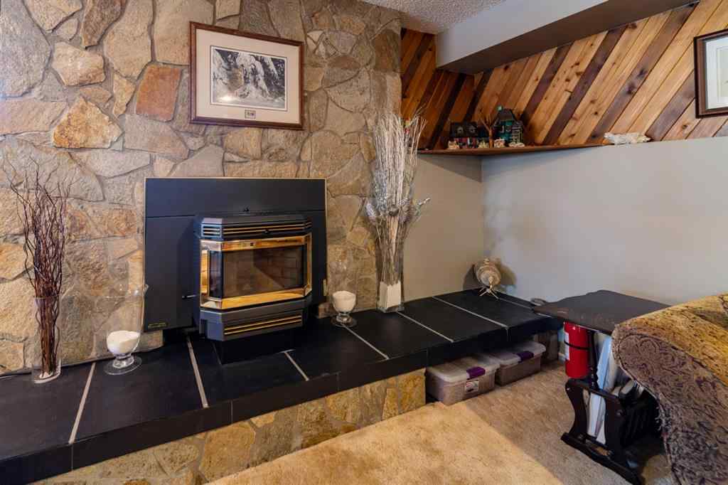 MLS® A2226228 - 517 2 Street Crescent  in Wainwright Wainwright, Residential