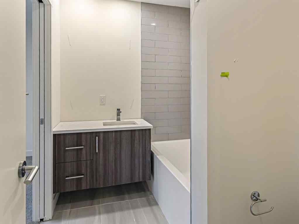 MLS® A2226232 - Unit #1-30 1510 30 Avenue SW in South Calgary Calgary, Multi-Family