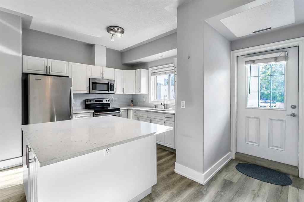 MLS® A2226249 - Unit #2 1720 11 Street SW in Lower Mount Royal Calgary, Residential