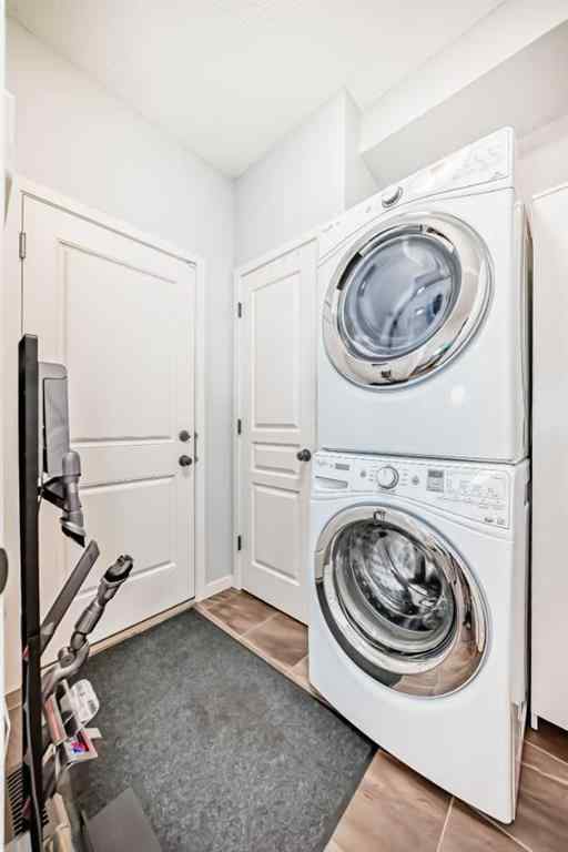 MLS® A2226275 - 2122 Brightoncrest Common SE in New Brighton Calgary, Residential