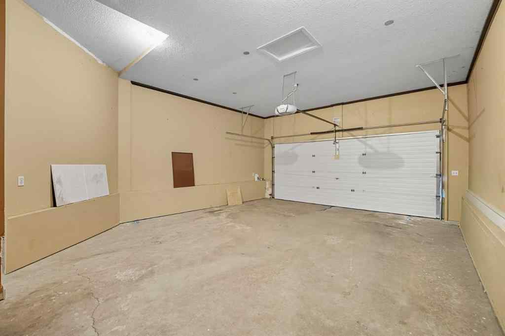 MLS® A2226308 - 14 Rockborough Park NW in Rocky Ridge Calgary, Residential