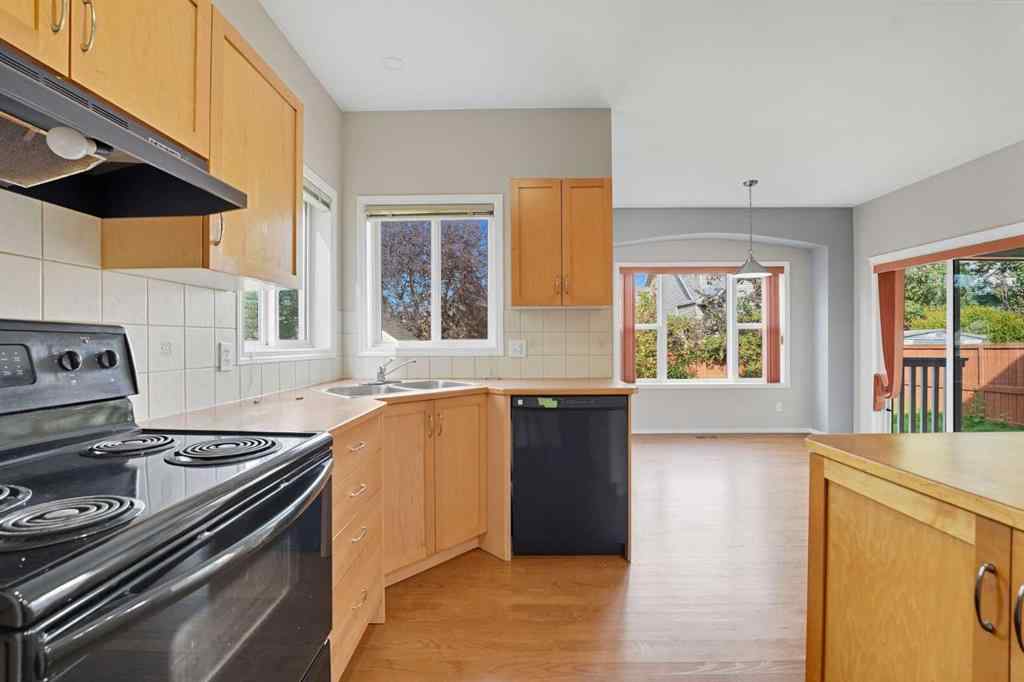 MLS® A2226308 - 14 Rockborough Park NW in Rocky Ridge Calgary, Residential