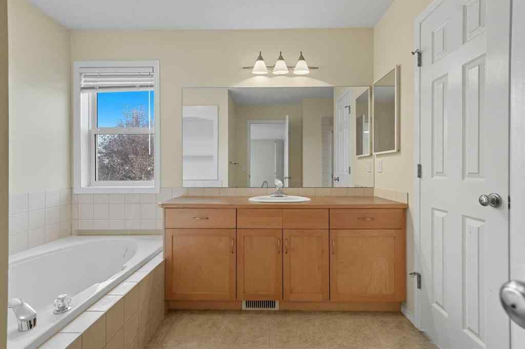 MLS® A2226308 - 14 Rockborough Park NW in Rocky Ridge Calgary, Residential