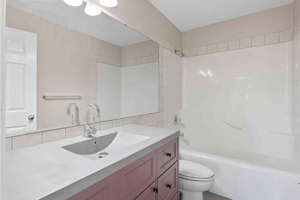 MLS® A2226308 - 14 Rockborough Park NW in Rocky Ridge Calgary, Residential