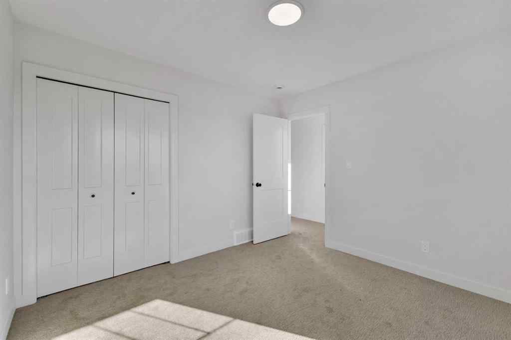 MLS® A2226332 - 115 Hampton Crescent  in Hampton Pointe Sylvan Lake, Residential