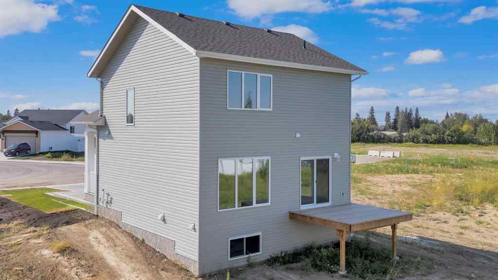 MLS® A2226332 - 115 Hampton Crescent  in Hampton Pointe Sylvan Lake, Residential