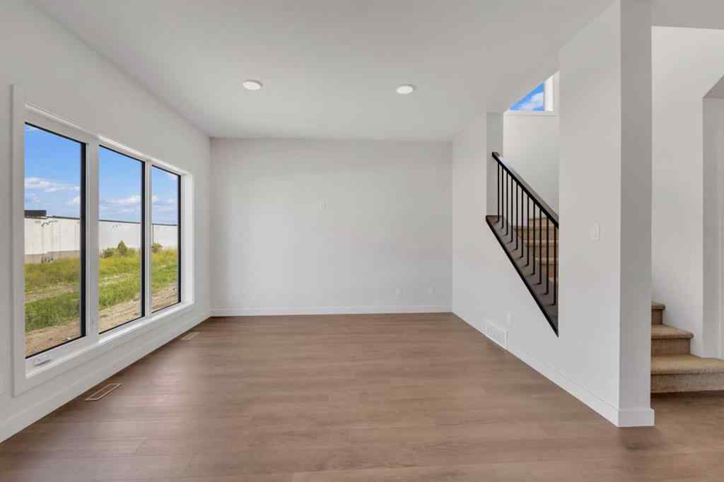 MLS® A2226332 - 115 Hampton Crescent  in Hampton Pointe Sylvan Lake, Residential