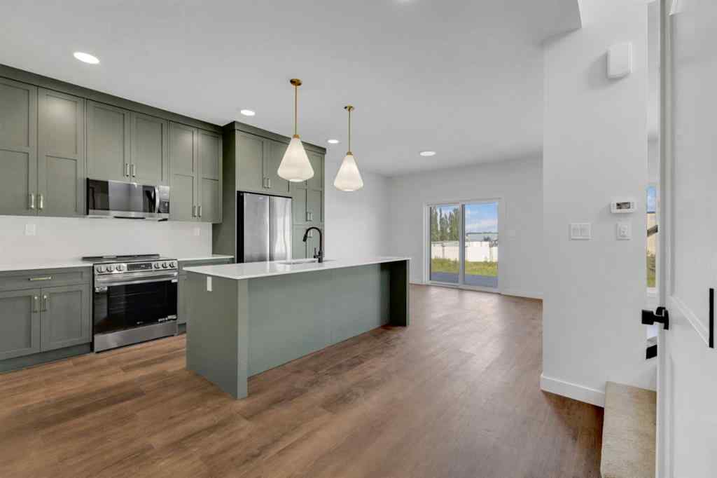 MLS® A2226332 - 115 Hampton Crescent  in Hampton Pointe Sylvan Lake, Residential