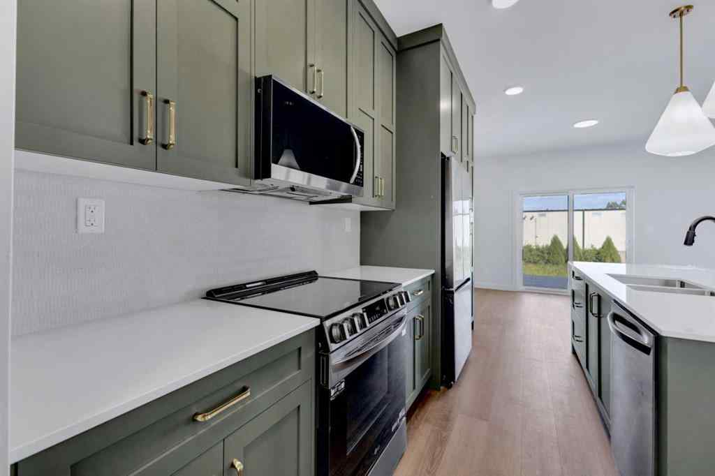 MLS® A2226332 - 115 Hampton Crescent  in Hampton Pointe Sylvan Lake, Residential