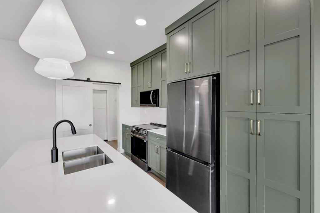 MLS® A2226332 - 115 Hampton Crescent  in Hampton Pointe Sylvan Lake, Residential