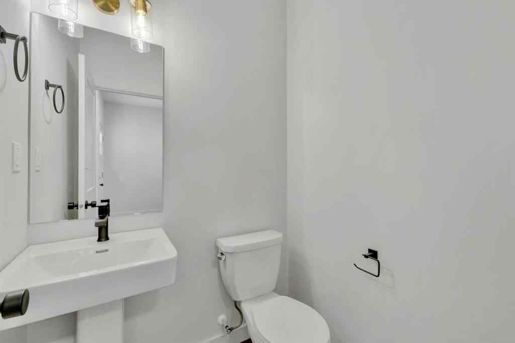 MLS® A2226332 - 115 Hampton Crescent  in Hampton Pointe Sylvan Lake, Residential