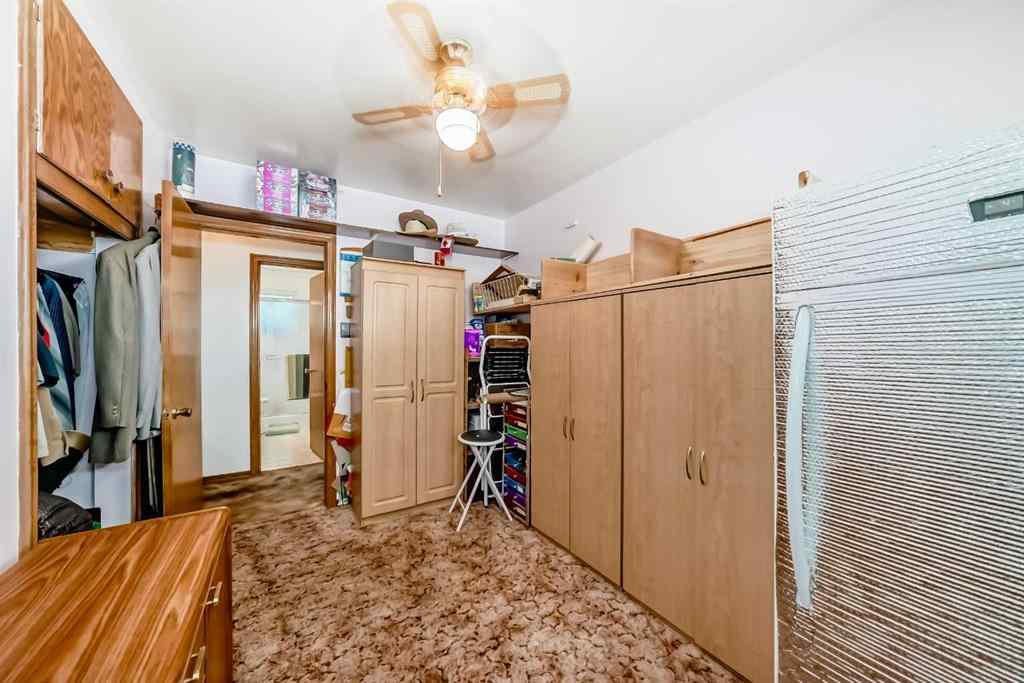 MLS® A2226409 - 2715 40 Street SW in Glendale Calgary, Residential