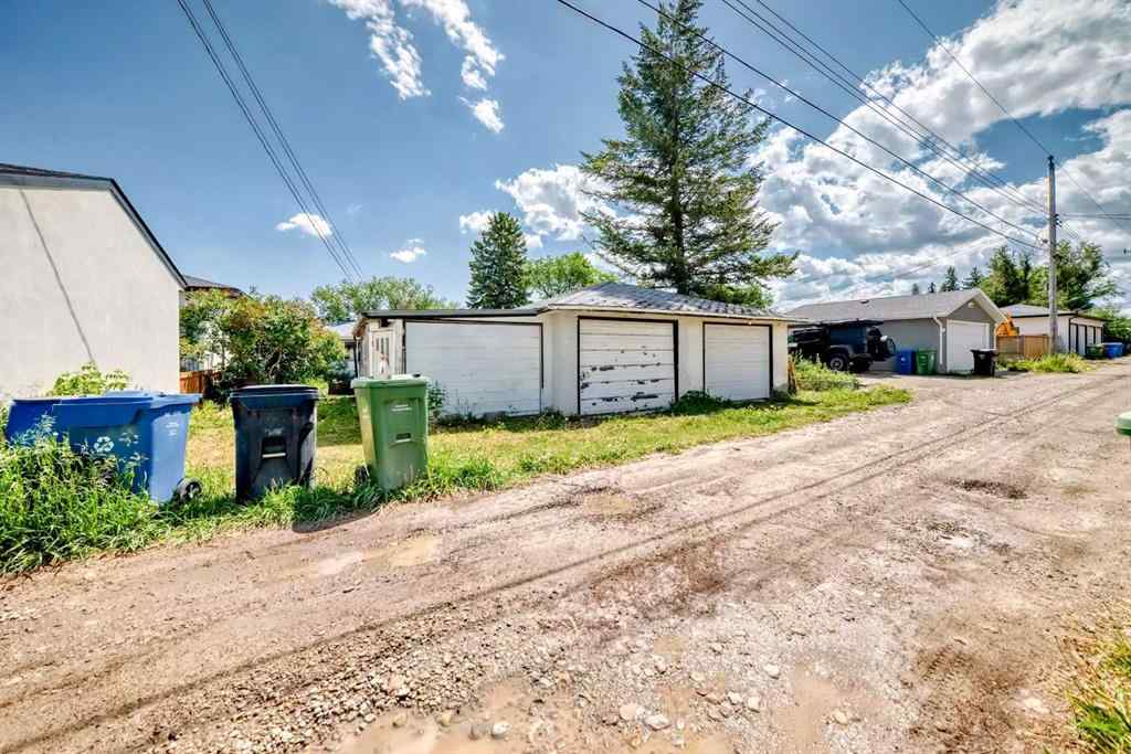 MLS® A2226409 - 2715 40 Street SW in Glendale Calgary, Residential