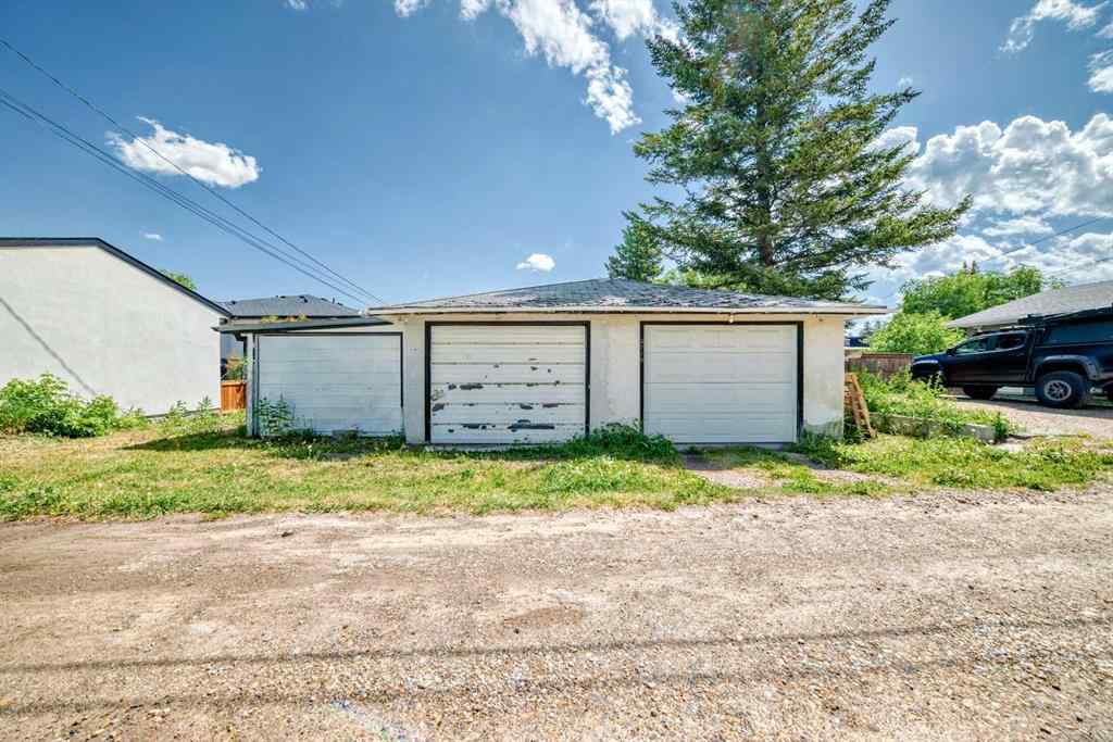 MLS® A2226409 - 2715 40 Street SW in Glendale Calgary, Residential