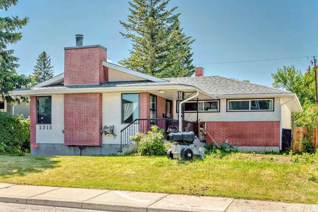 MLS® A2226409 - 2715 40 Street SW in Glendale Calgary, Residential
