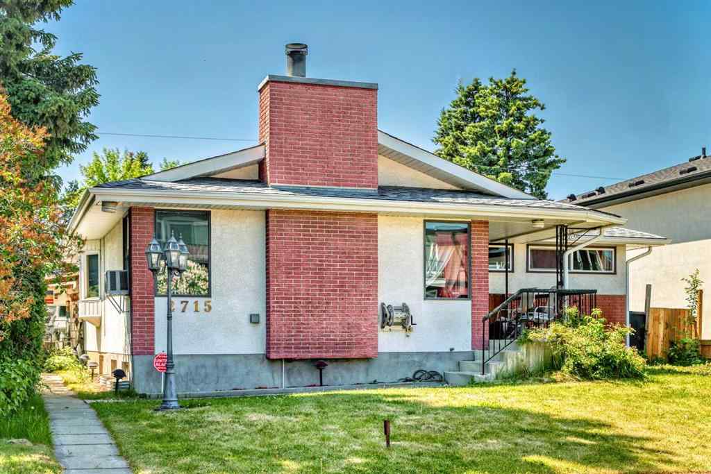 MLS® A2226409 - 2715 40 Street SW in Glendale Calgary, Residential