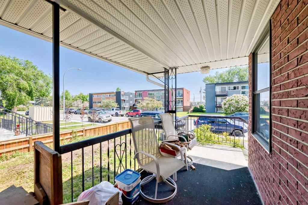 MLS® A2226409 - 2715 40 Street SW in Glendale Calgary, Residential